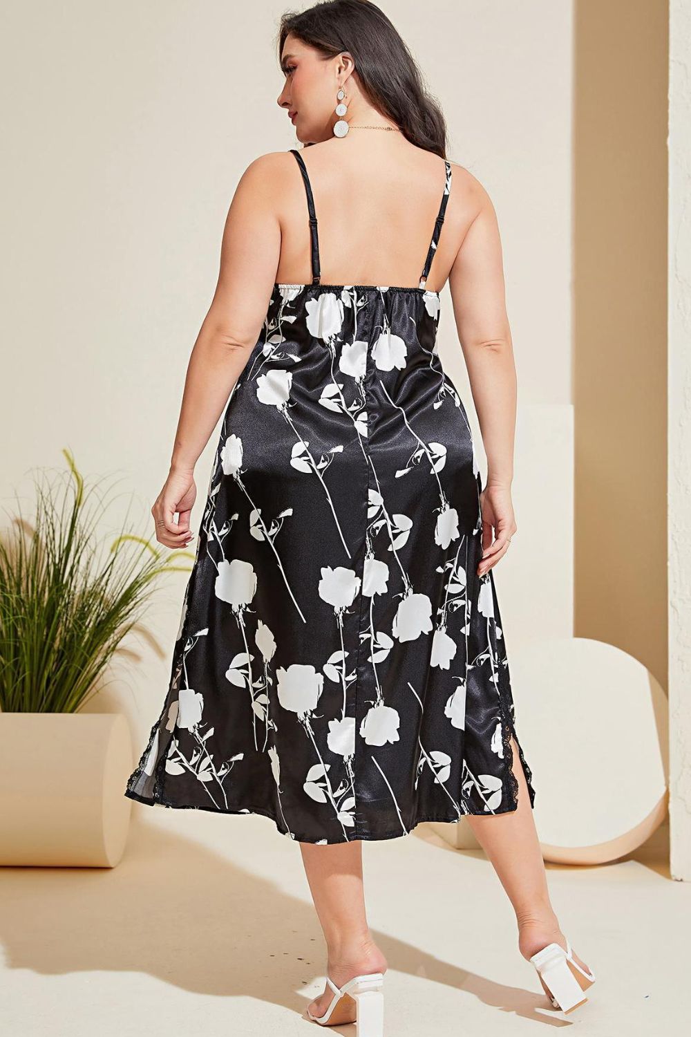 Plus Size Floral Lace Trim Side Slit Night Dress 