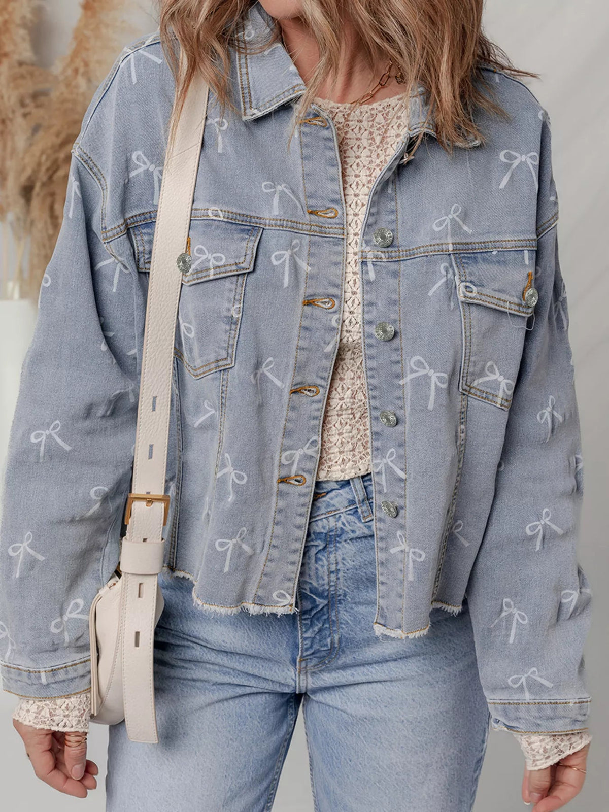 Bow Knot Print Light Wash Raw Hem Denim Jacket 