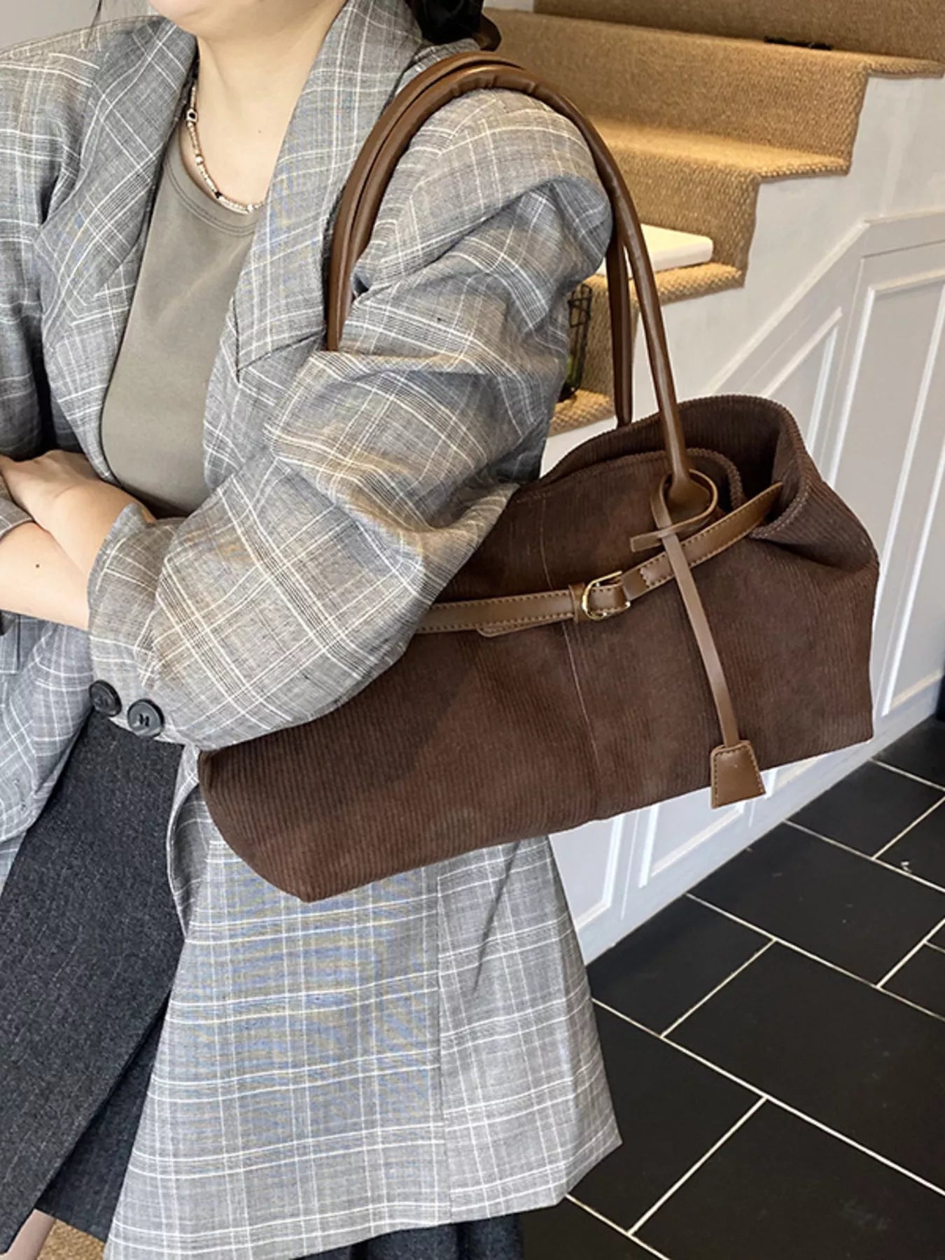 Buckle Decor Shoulder Bag 
