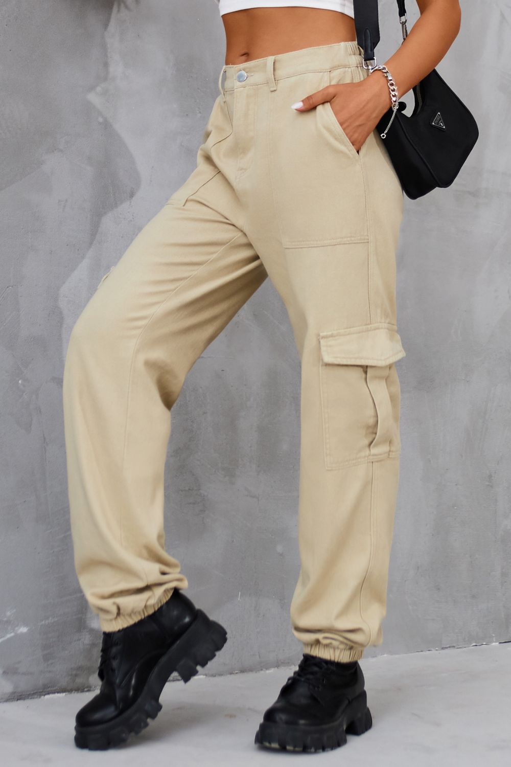 Buttoned High Waist Jeans with Pockets 