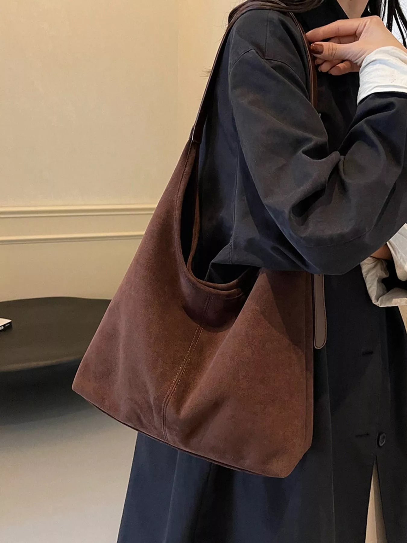 Lightweight Adjustable Strap Handbag 