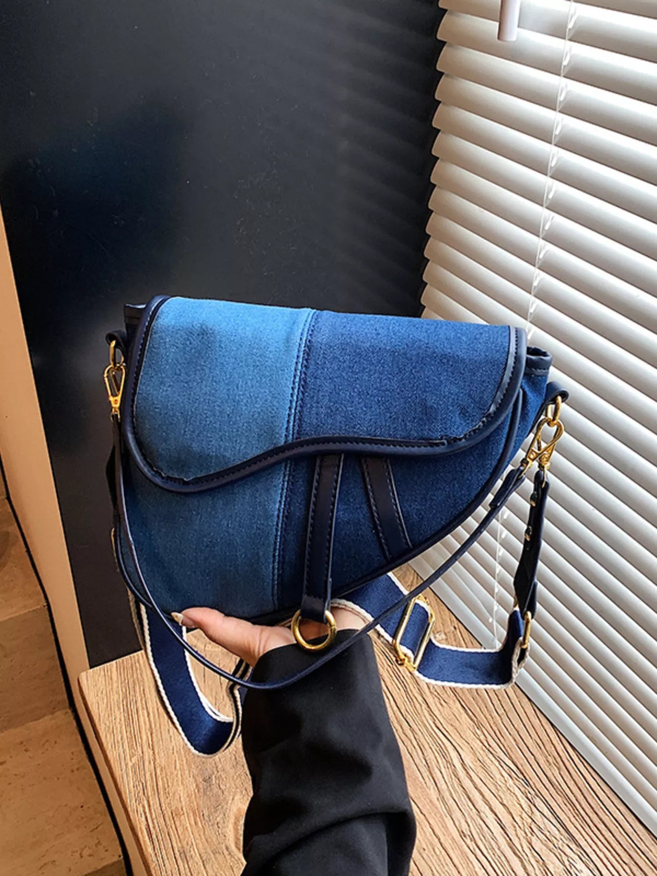 Adjustable Strap Crossbody Bag 