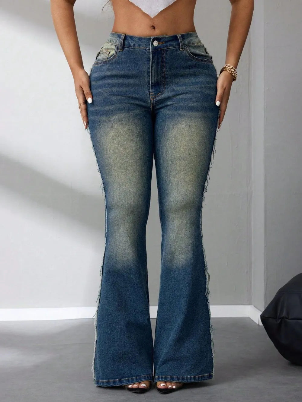 Side Raw Hem Flare Jeans 