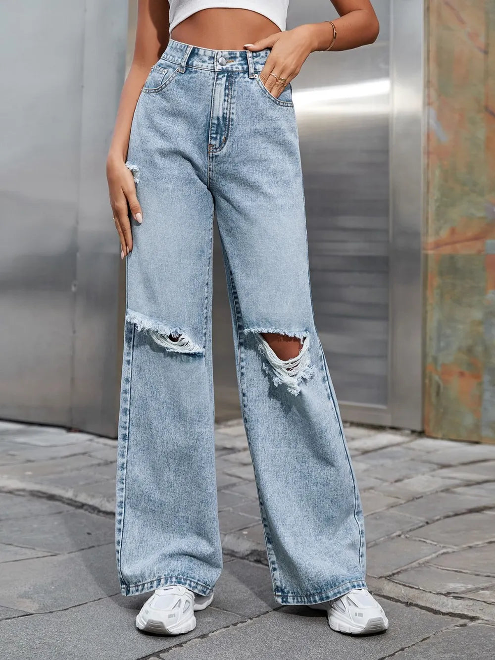 Distressed Wide Leg Jeans with Pockets 