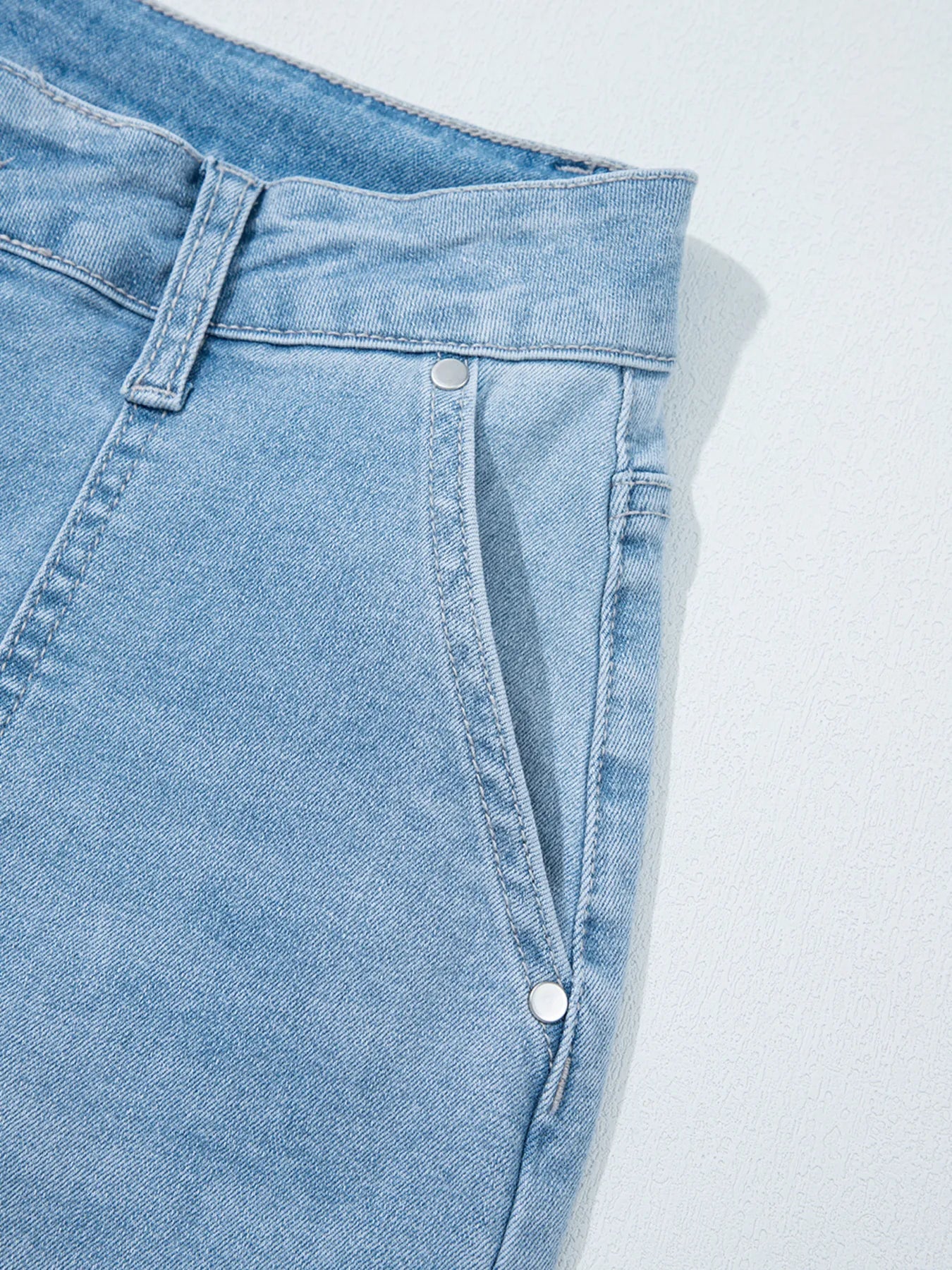 High Rise Barrel Relaxed Patch Pocket Jeans 