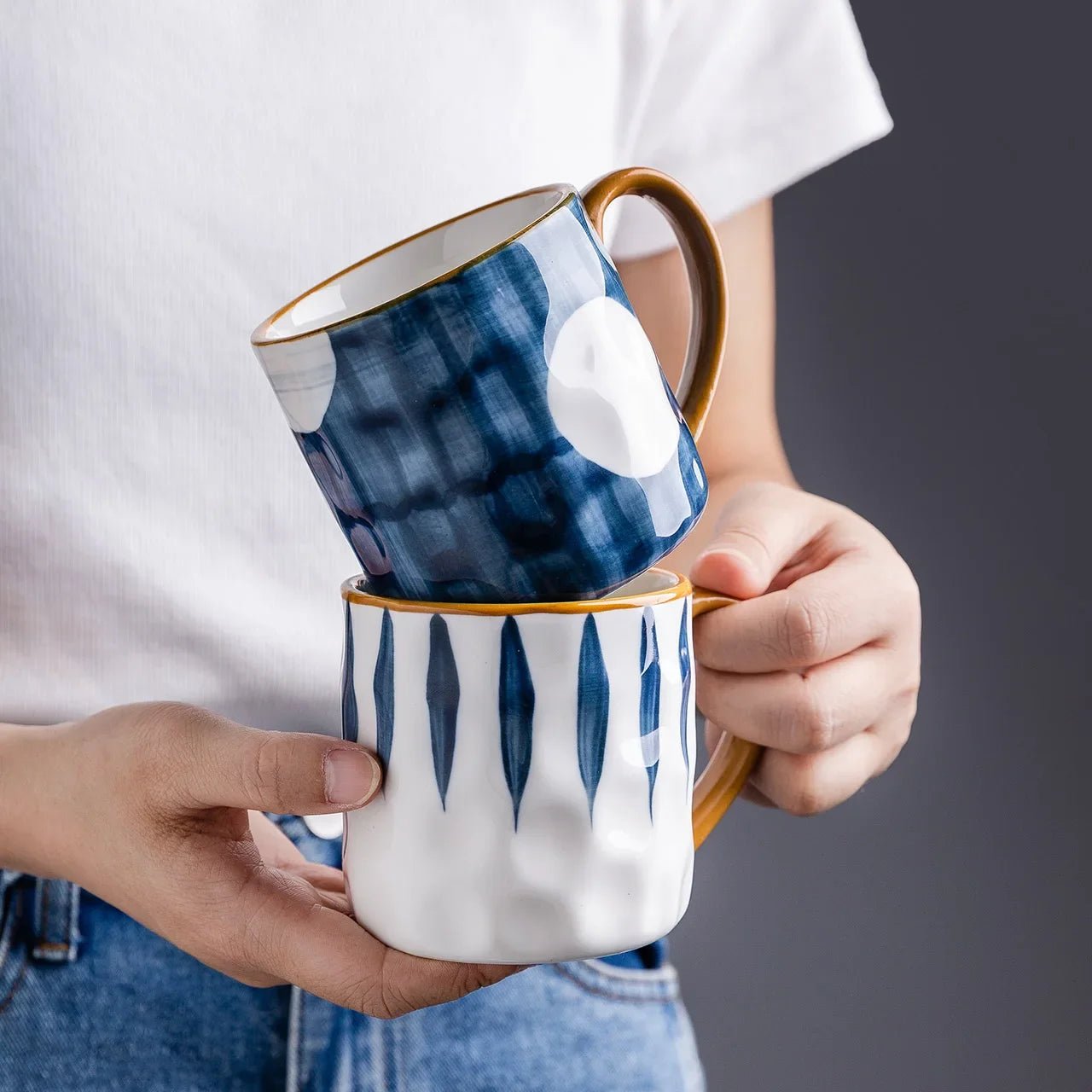 Ceramic Coffee Mug with Bold Blue and White Design – 350ml Pottery Mug, Dishwasher Safe, Artistic Accent 