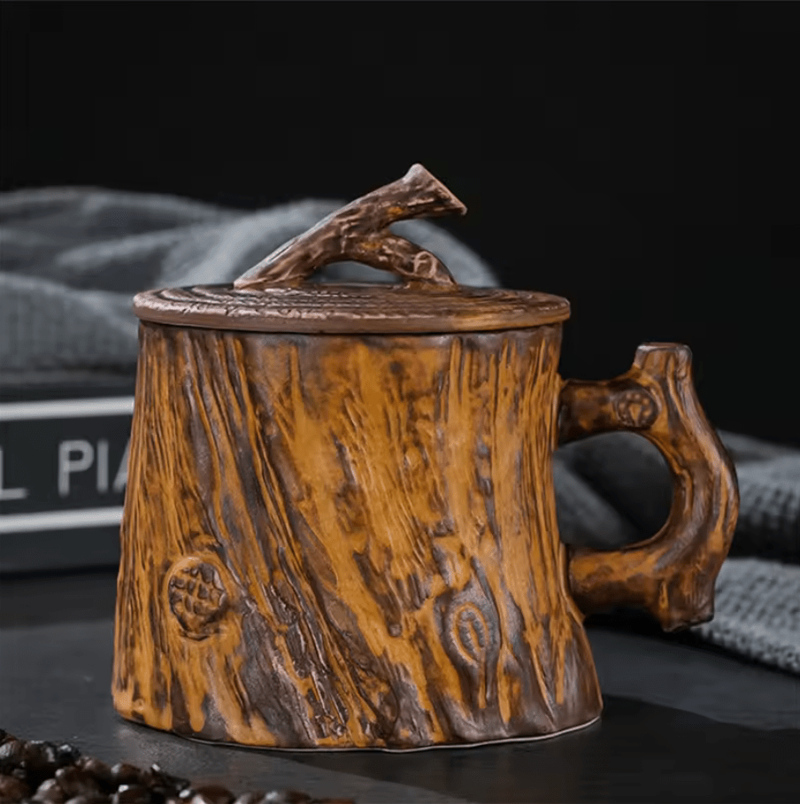 Ceramic Mug with Woodgrain Finish and Insulated Lid – Perfect for Hot Beverages 