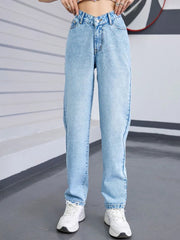 Straight Leg Jeans with Pockets 