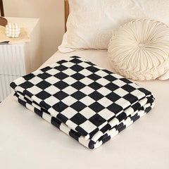Classic Checkerboard Throw Blanket – Plush 100% Polyester Sofa Cover for Warmth and Comfort 