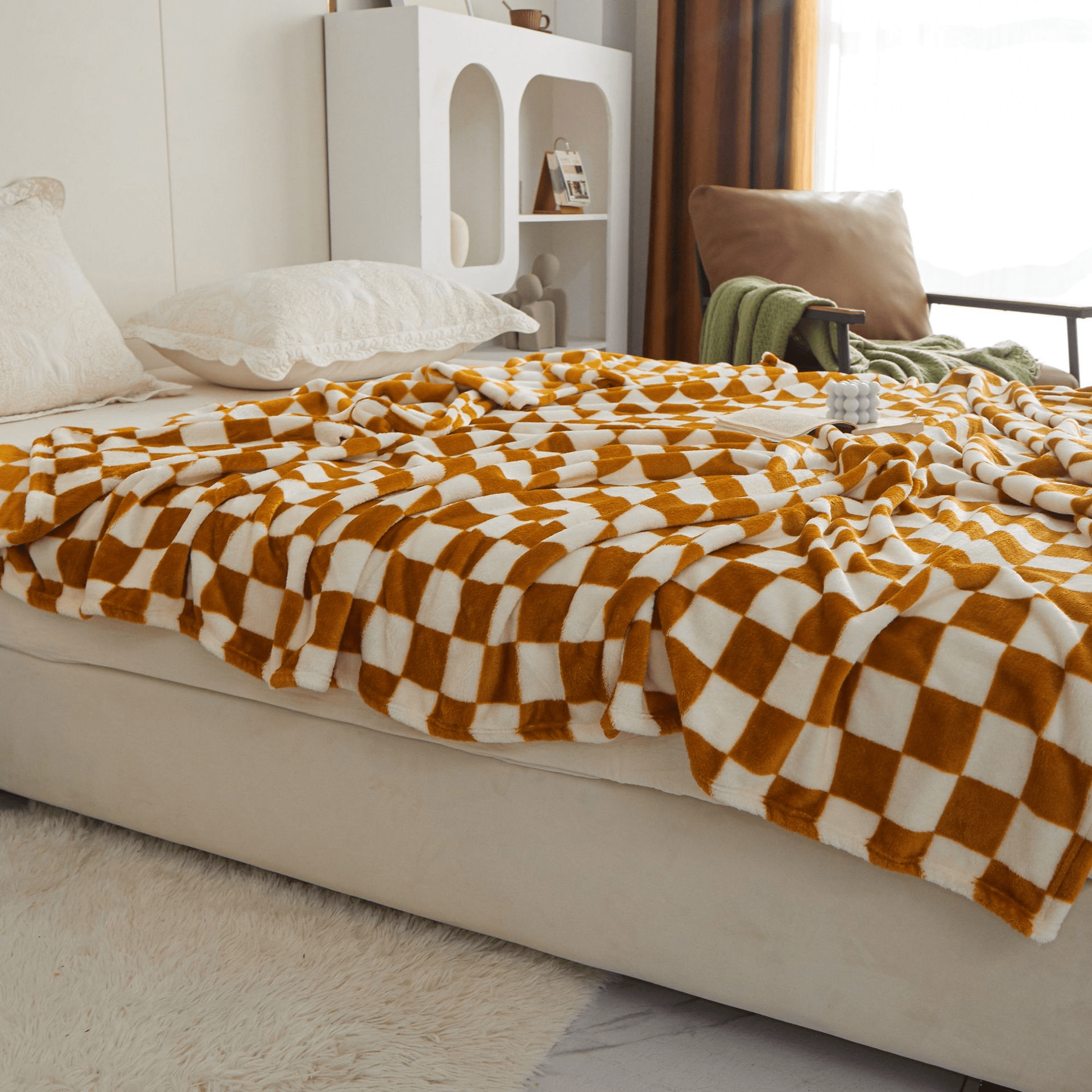 Classic Checkerboard Throw Blanket – Plush 100% Polyester Sofa Cover for Warmth and Comfort 