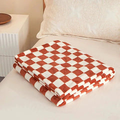 Classic Checkerboard Throw Blanket – Plush 100% Polyester Sofa Cover for Warmth and Comfort 