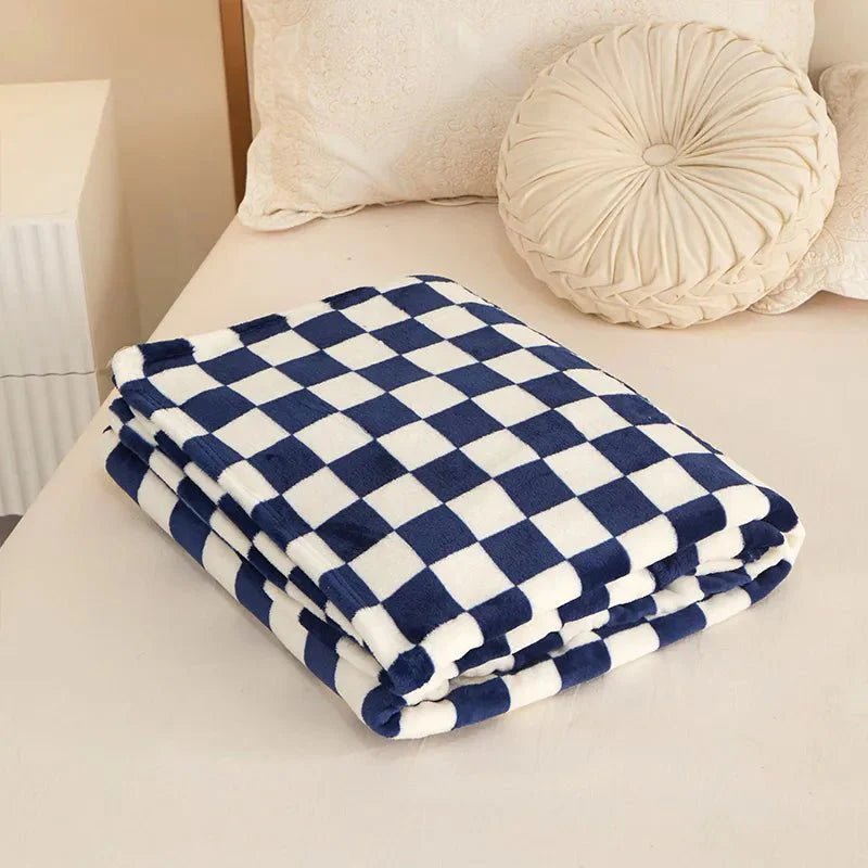 Classic Checkerboard Throw Blanket – Plush 100% Polyester Sofa Cover for Warmth and Comfort 