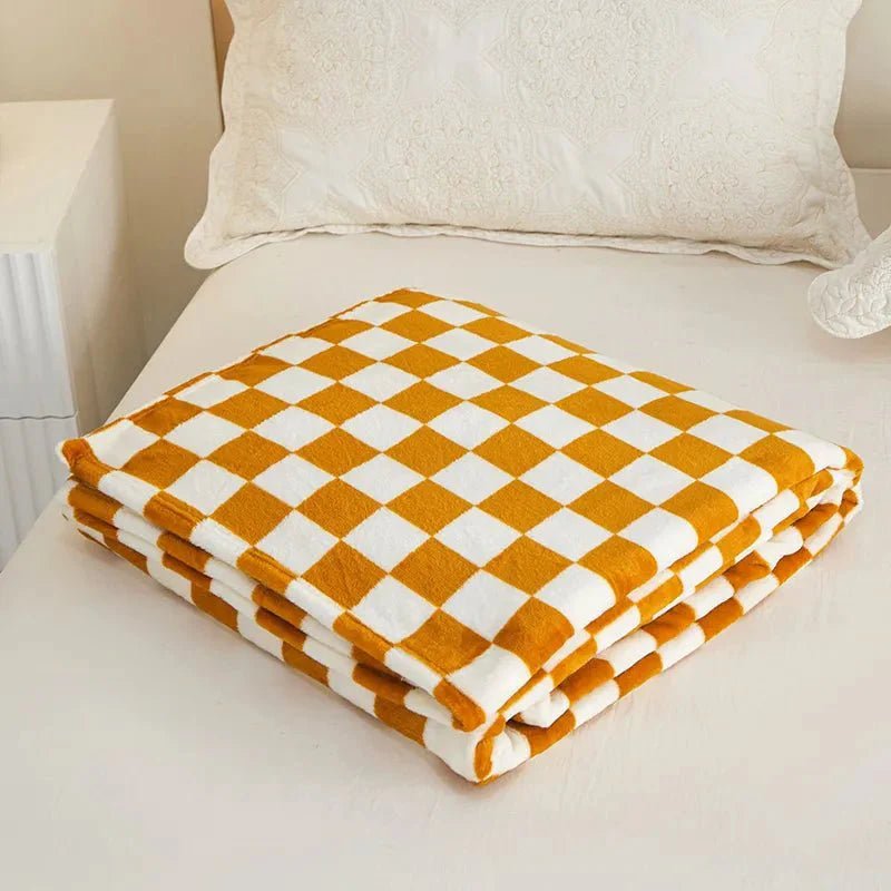 Classic Checkerboard Throw Blanket – Plush 100% Polyester Sofa Cover for Warmth and Comfort 