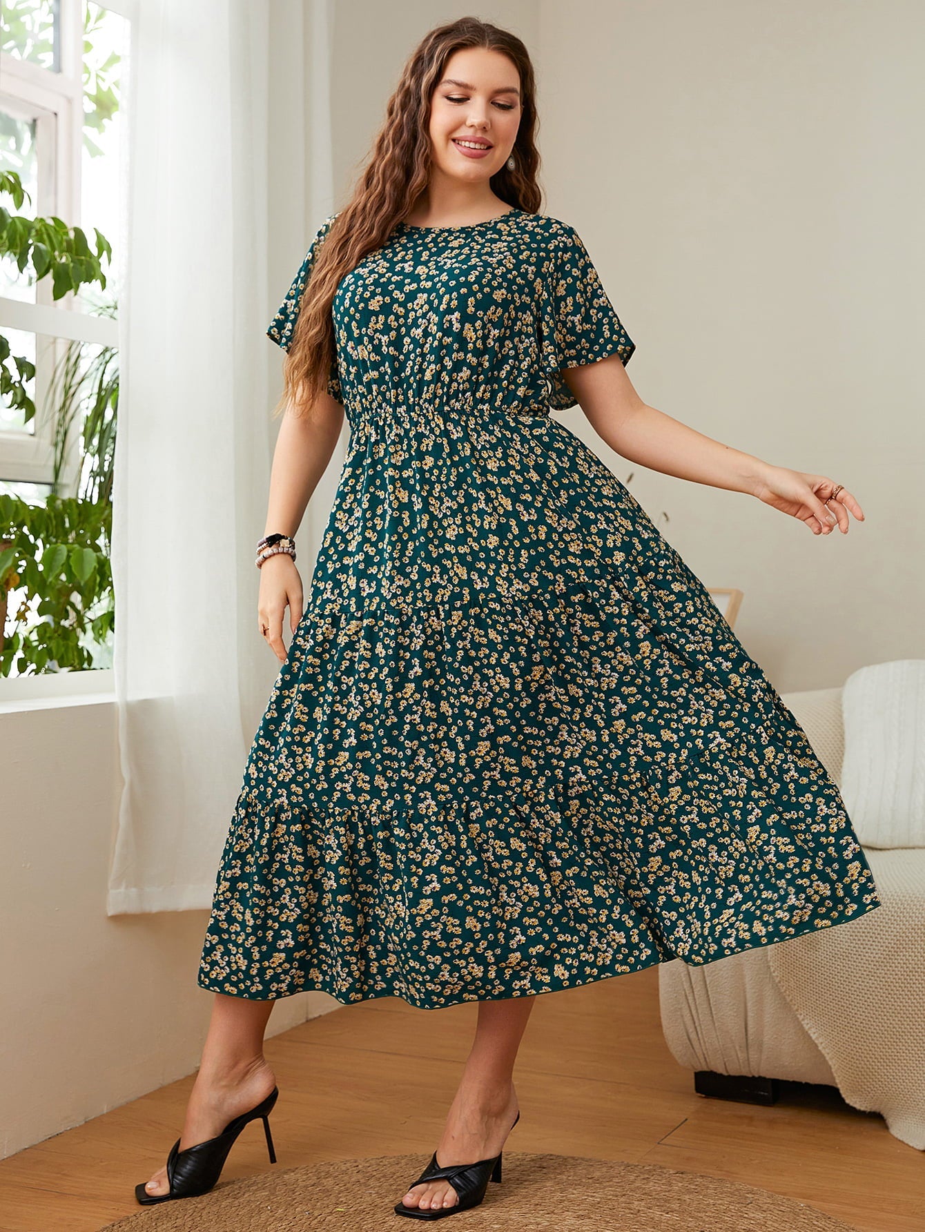 Honey Plus Size Floral Round Neck Short Sleeve Midi Dress 