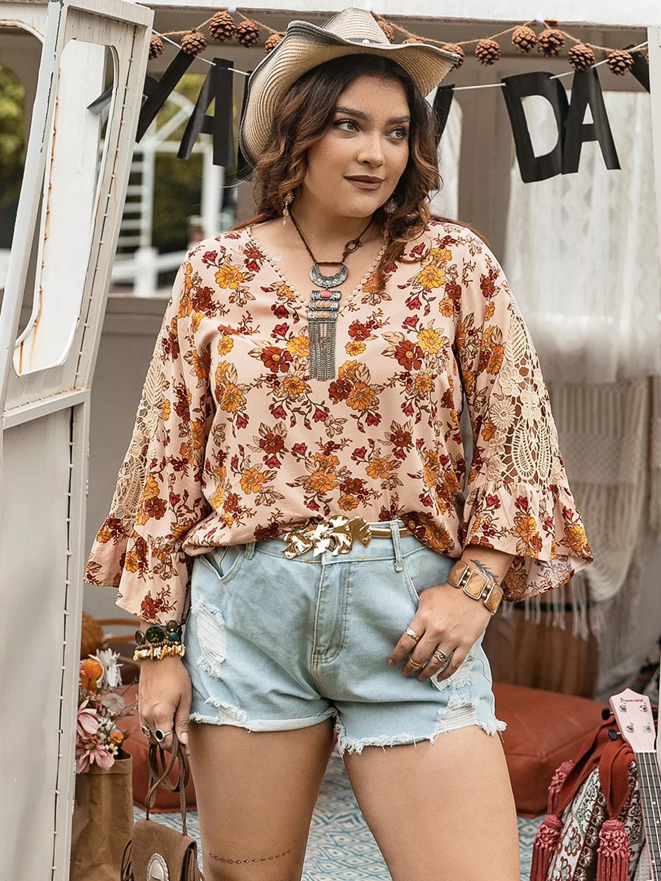 Plus Size Floral Lace Detail V-Neck Blouse 