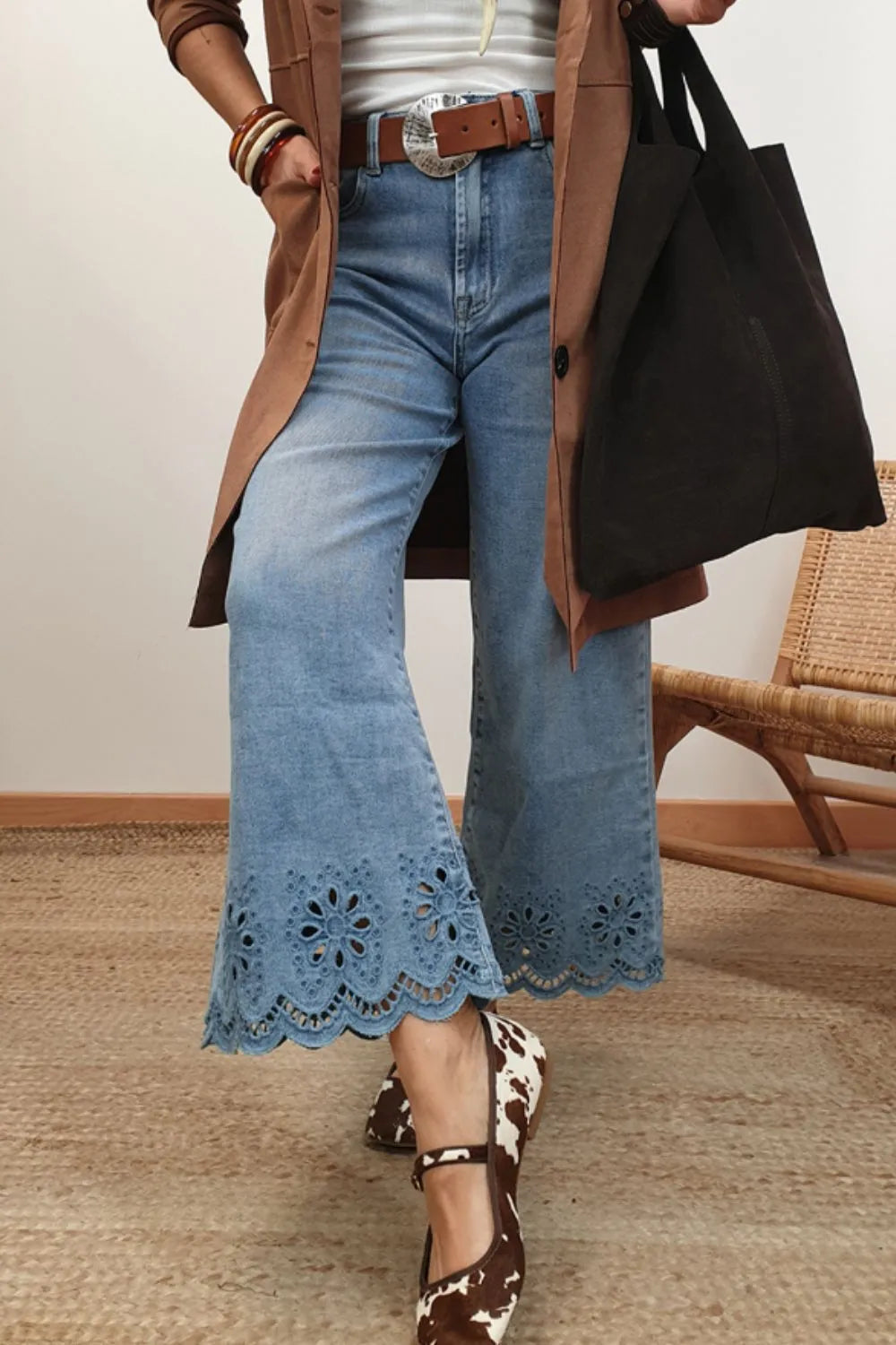 Lace Detail Cropped Wide Leg Jeans 