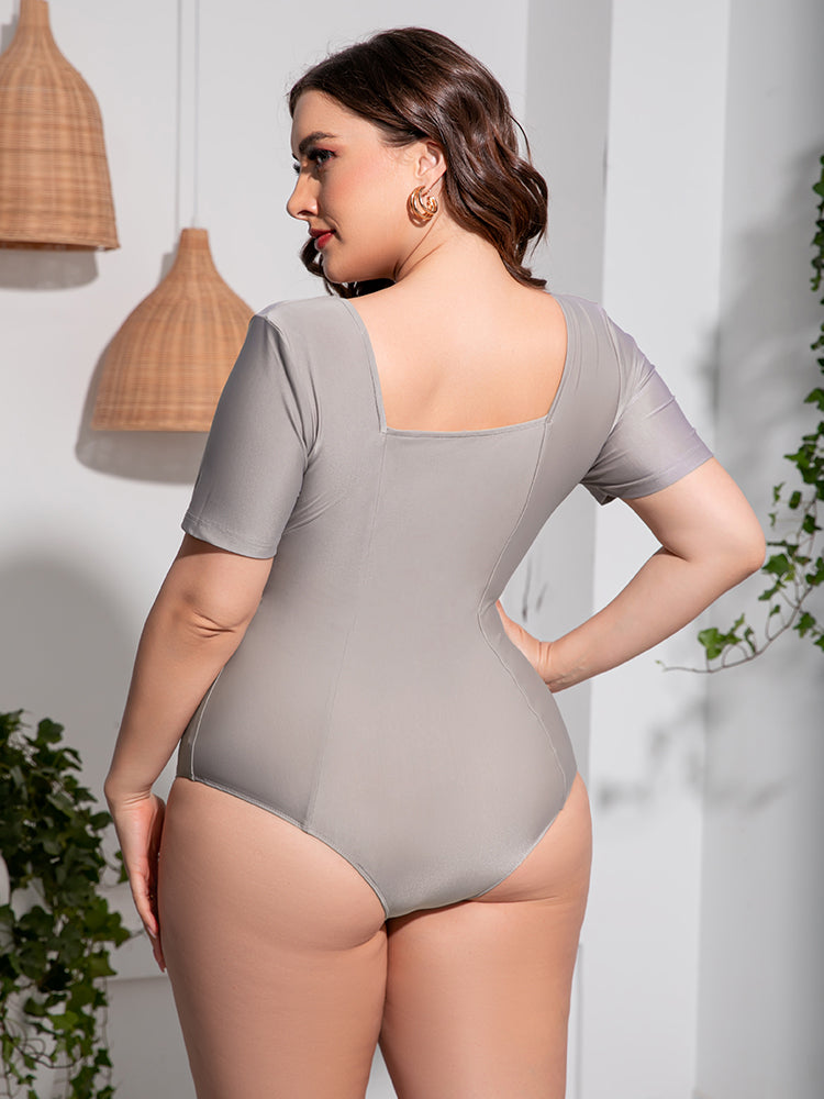 Plus Size Scoop Neck Short Sleeve One-Piece Swimsuit 