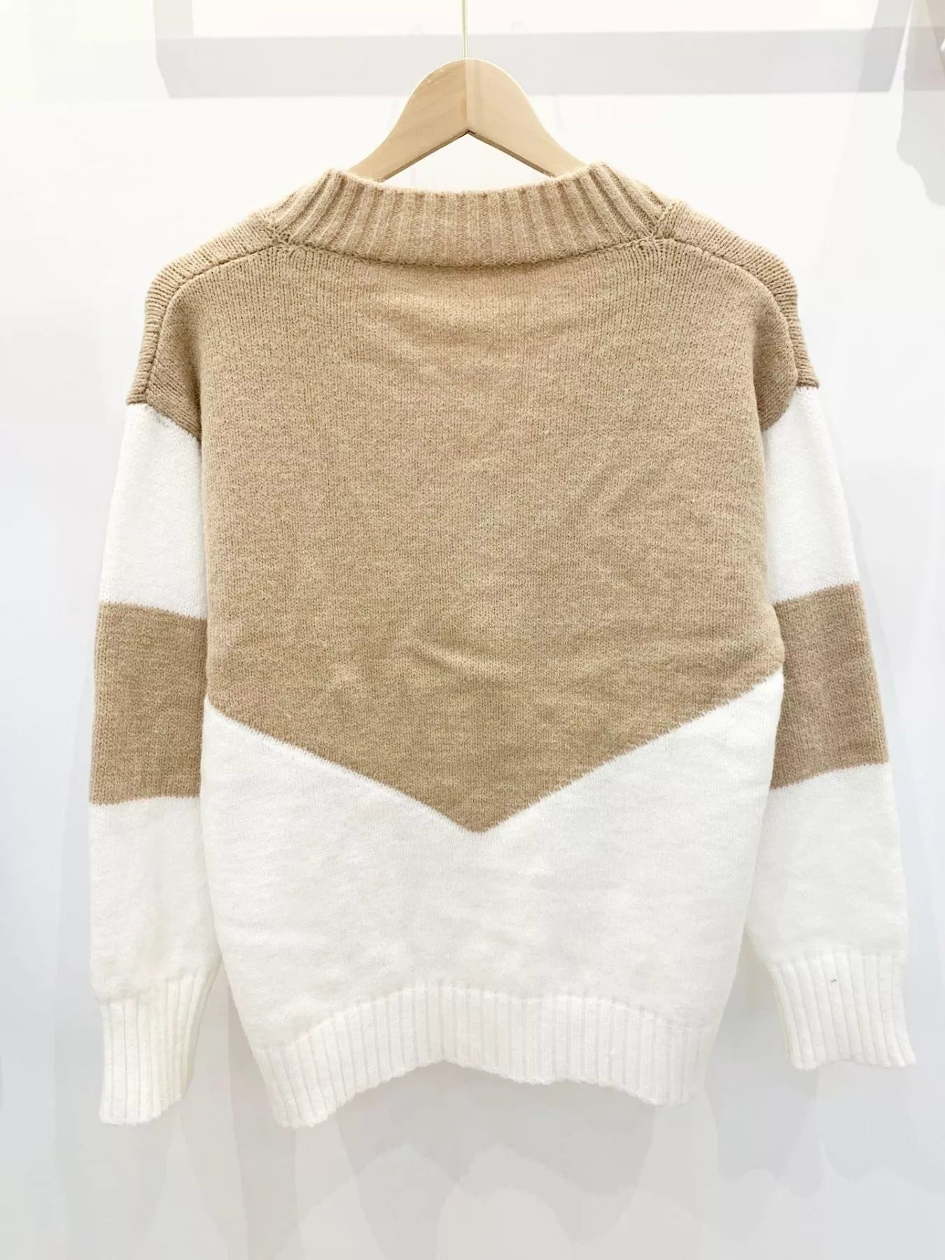 Color Block V-Neck Knit Sweater 