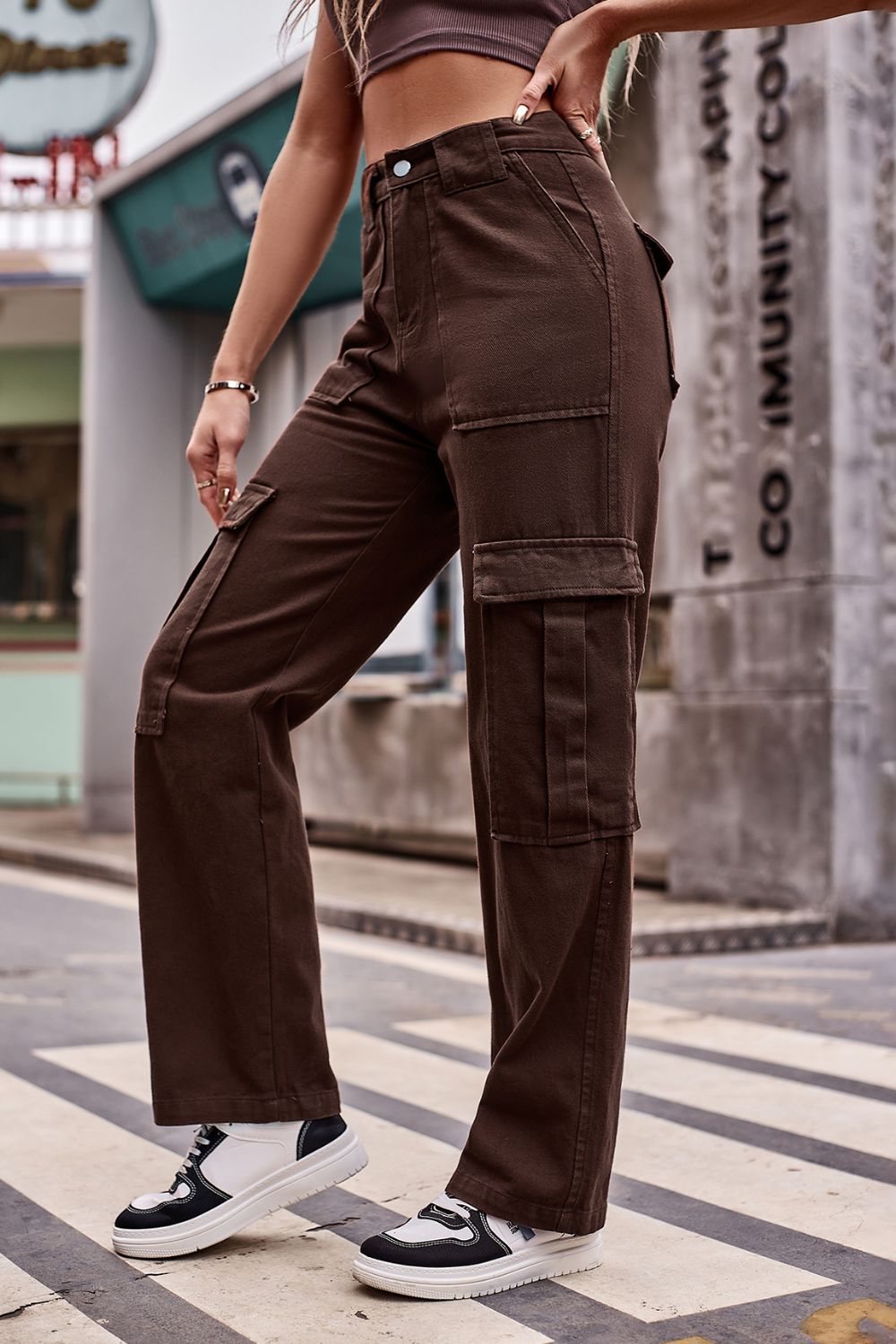 Buttoned High Waist Loose Fit Jeans 