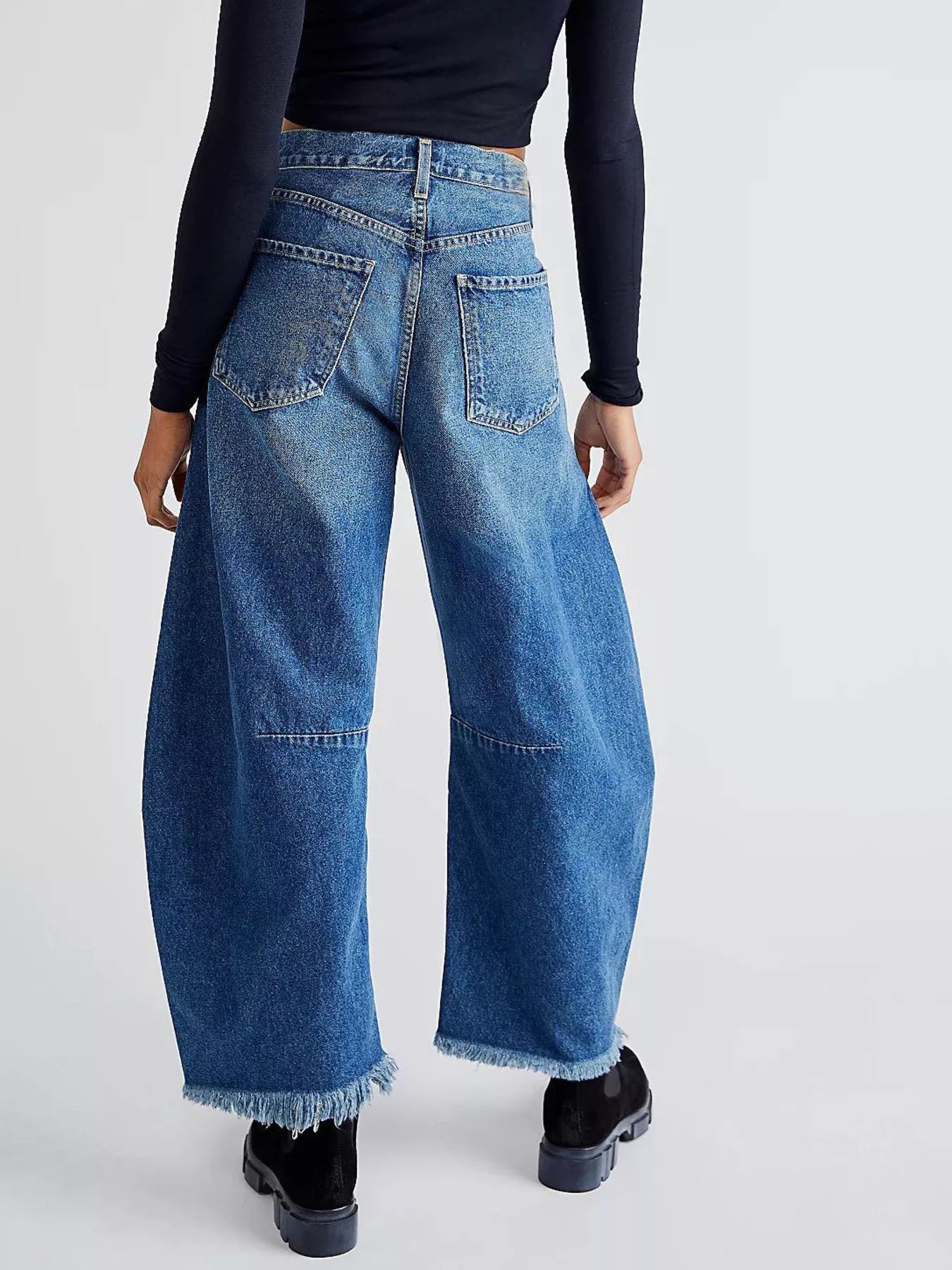 Wide Leg Raw Hem Jeans 