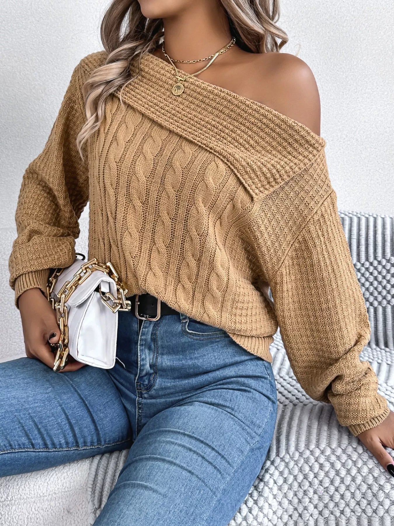Off-Shoulder Cable Knit Sweater 