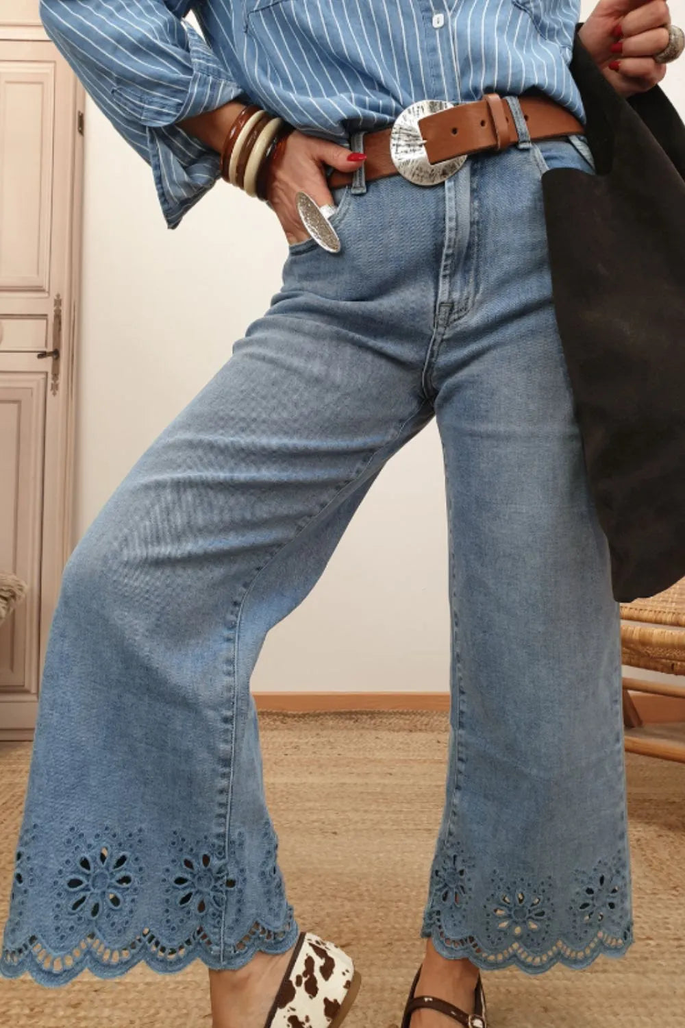 Lace Detail Cropped Wide Leg Jeans 