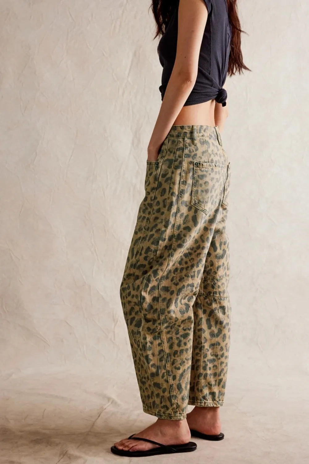 Wide Leg Jeans with Pockets 