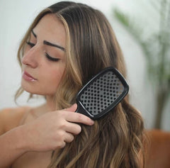 1+1 Free & Free Shipping TODAY! | SohoBloo's Detangle Brush 