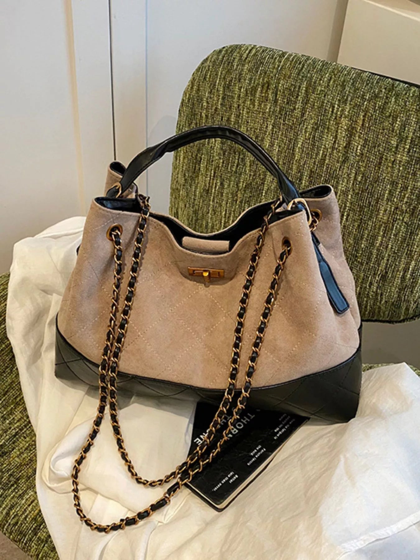 Quilted Leather Chain Strap Crossbody Bag 