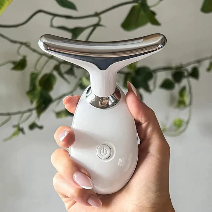 FaceVolt™ — Reclaim Your Youthful Glow and Sculpted Jawline in Minutes 