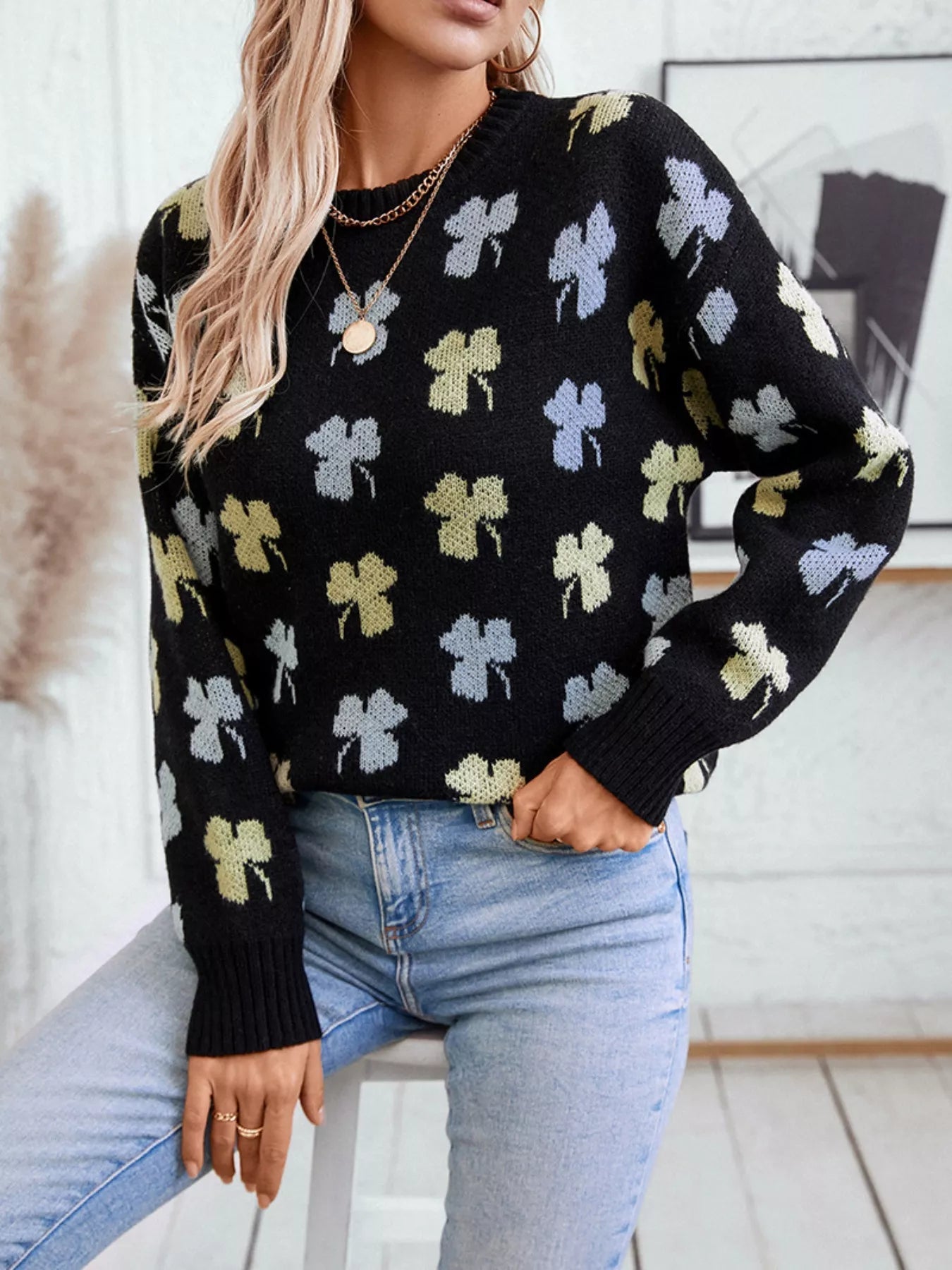 Clover Round Neck Long Sleeve Sweater 