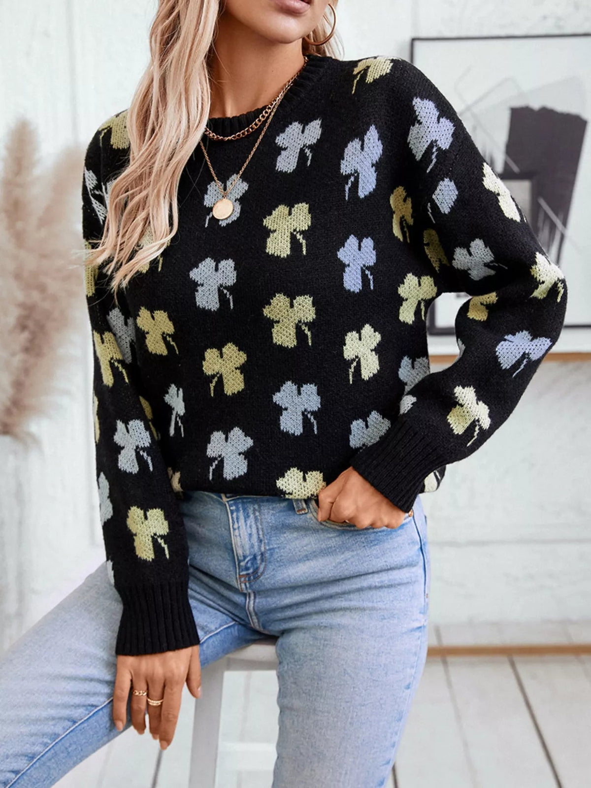 Clover Round Neck Long Sleeve Sweater 