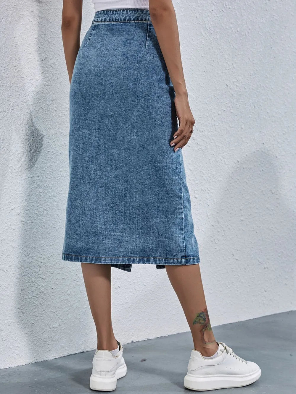 Buttoned Denim Skirt with Pockets 