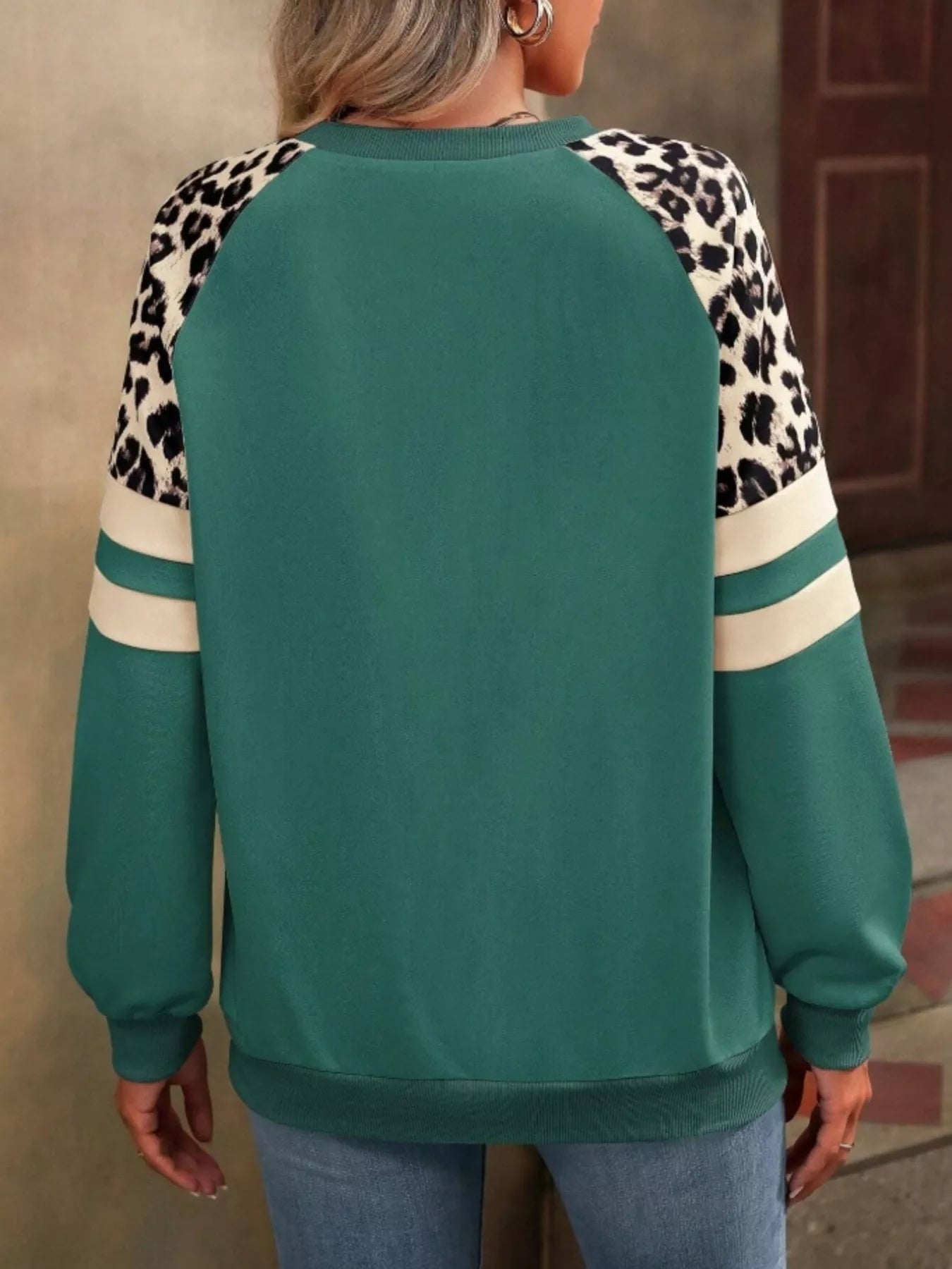 Leopard Round Neck Raglan Sleeve Sweatshirt 
