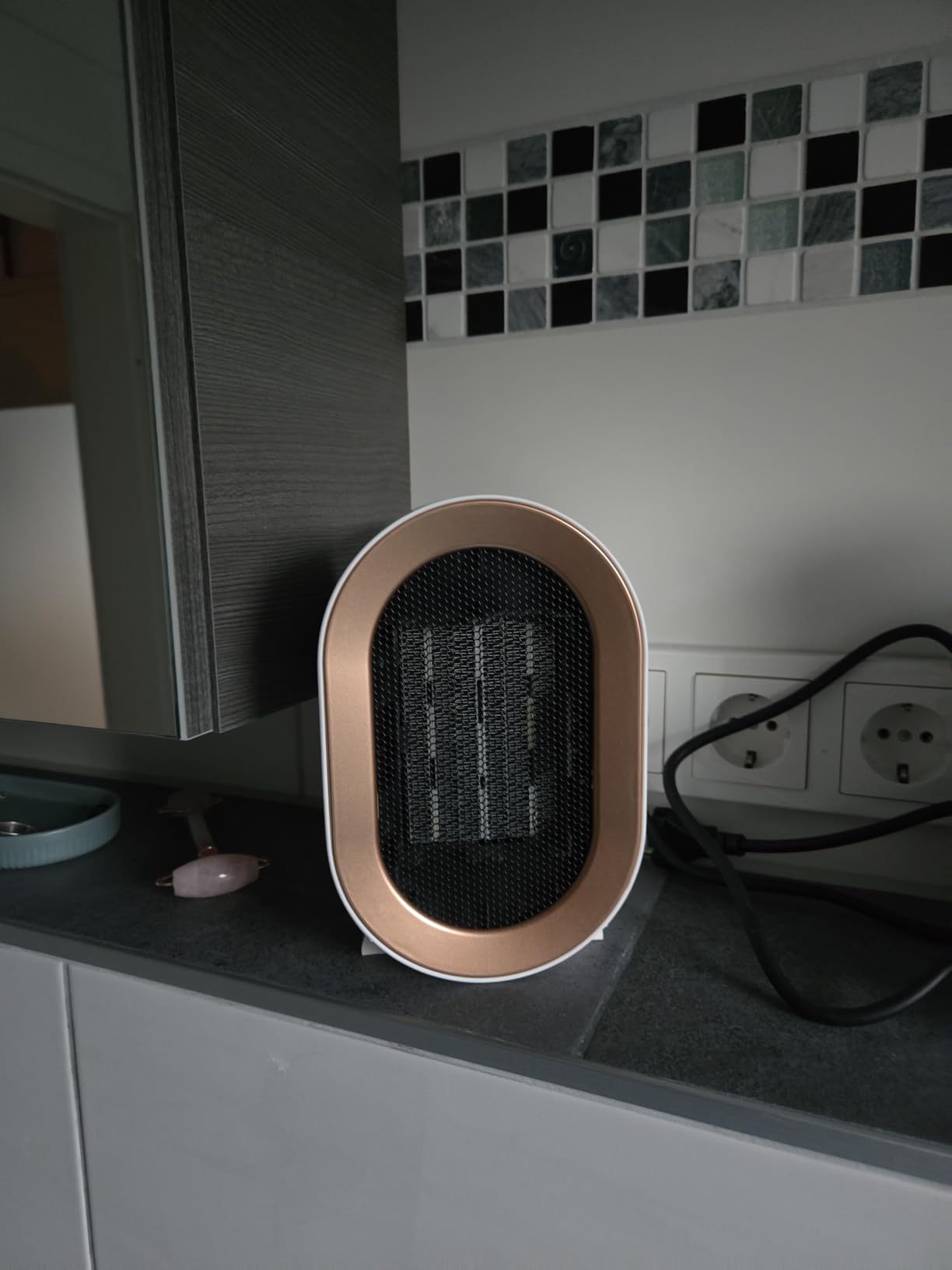 Nice design that matches my room