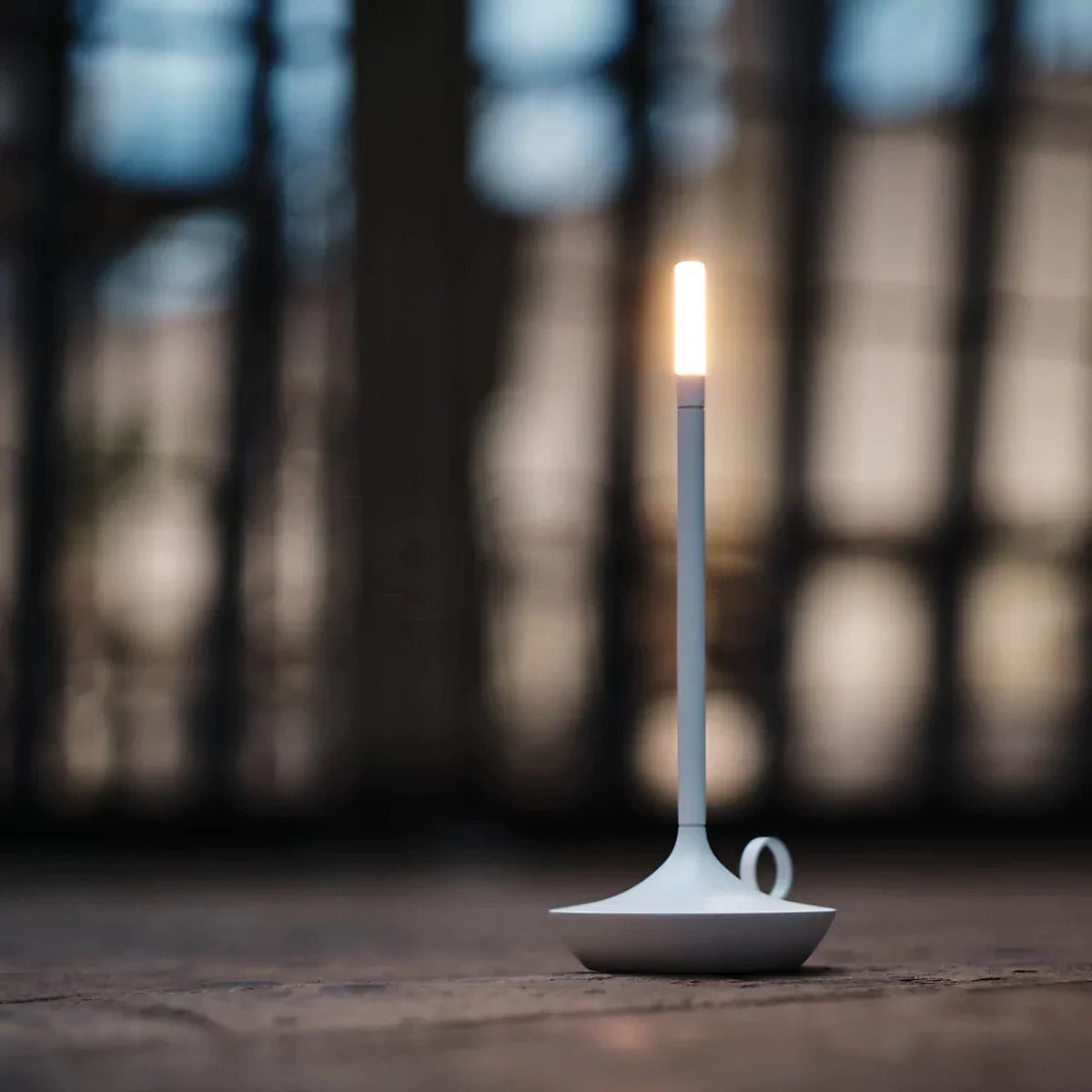 Modern Cordless Lamp with Touch Dimming – Rechargeable Battery Operated Candlestick Light in Brushed Aluminum Design 
