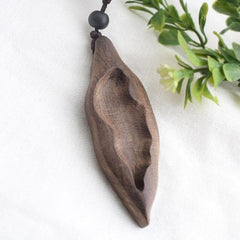 Carved Vintage Sandalwood Pendant Necklace dylinoshop