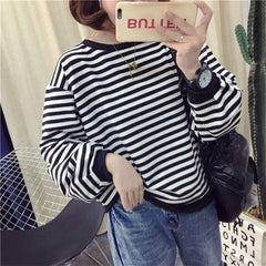 Black and White Striped Vintage Sweater dylinoshop